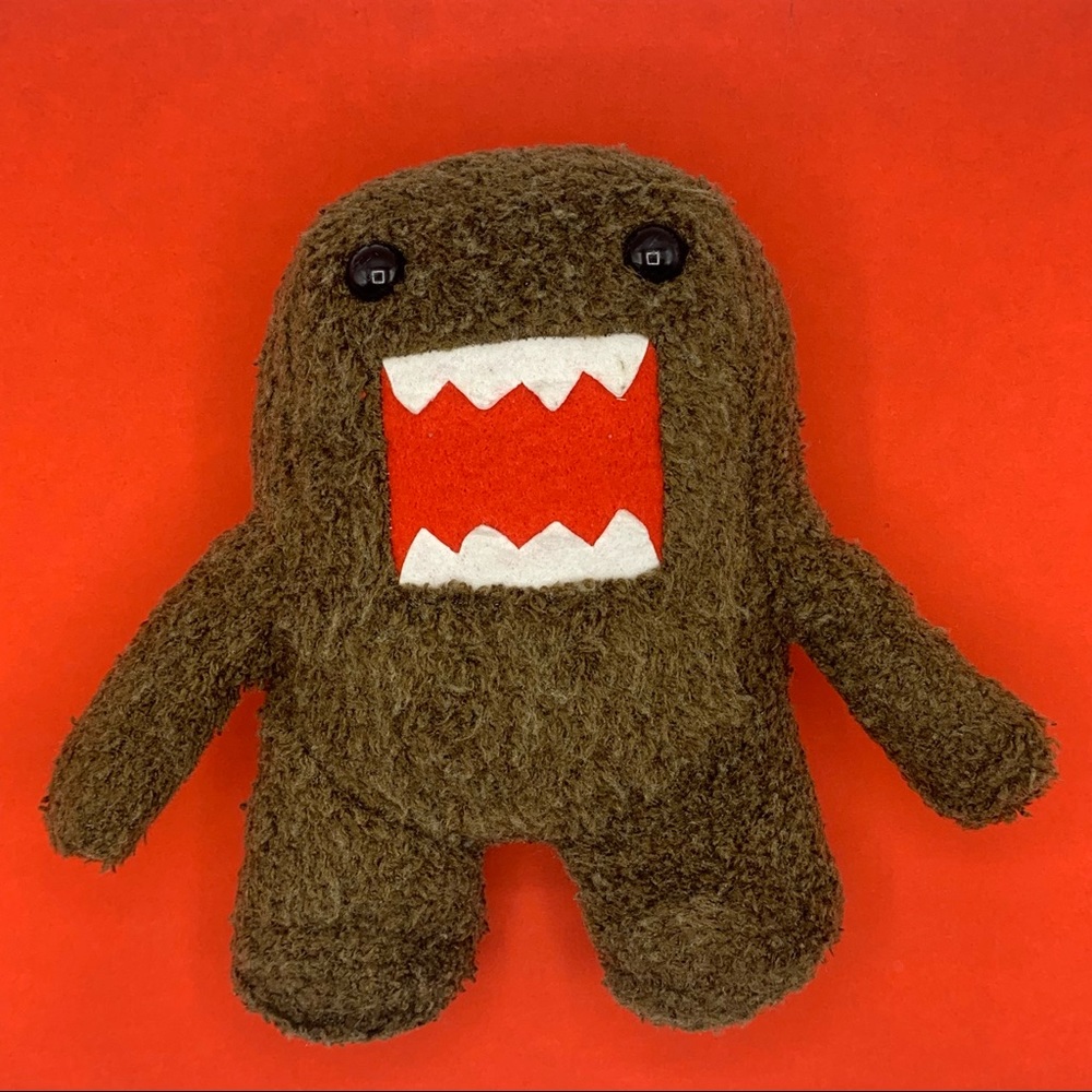 DOMO 9" Medium Plush Red